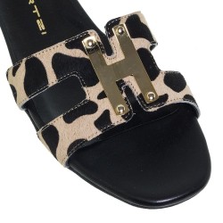 Γυναικεία Mules Μπεζ/Μαύρο Ponyskin 1/16203 Mourtzi