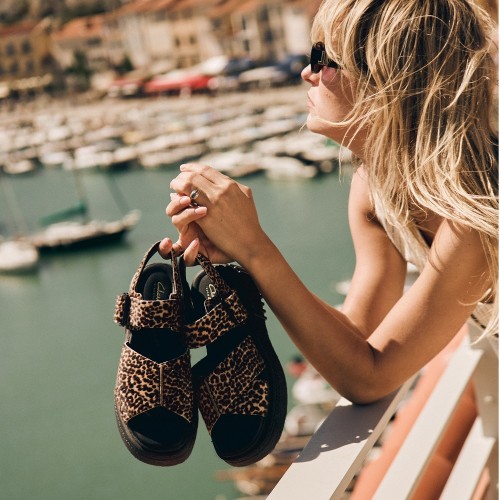 Clarks EVAMAR WISH Γυναικεία Flatform Σανδάλια Λεοπάρ Πόνυ