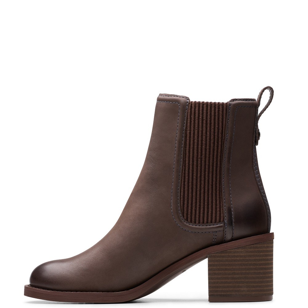 CLARKS</br>Γυναικεία Μποτάκια Καφέ Δέρμα CHAMBERLY TOP Clarks CLARKS</br>Γυναικεία Μποτάκια Καφέ Δέρμα CHAMBERLY TOP Clarks
