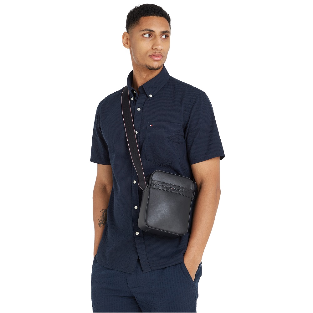 TOMMY HILFIGER</br>Ανδρική Τσάντα Crossbody Μαύρο TH Corporate Mini Reporter Bag AM0AM013224-BDS Tommy Hilfiger
