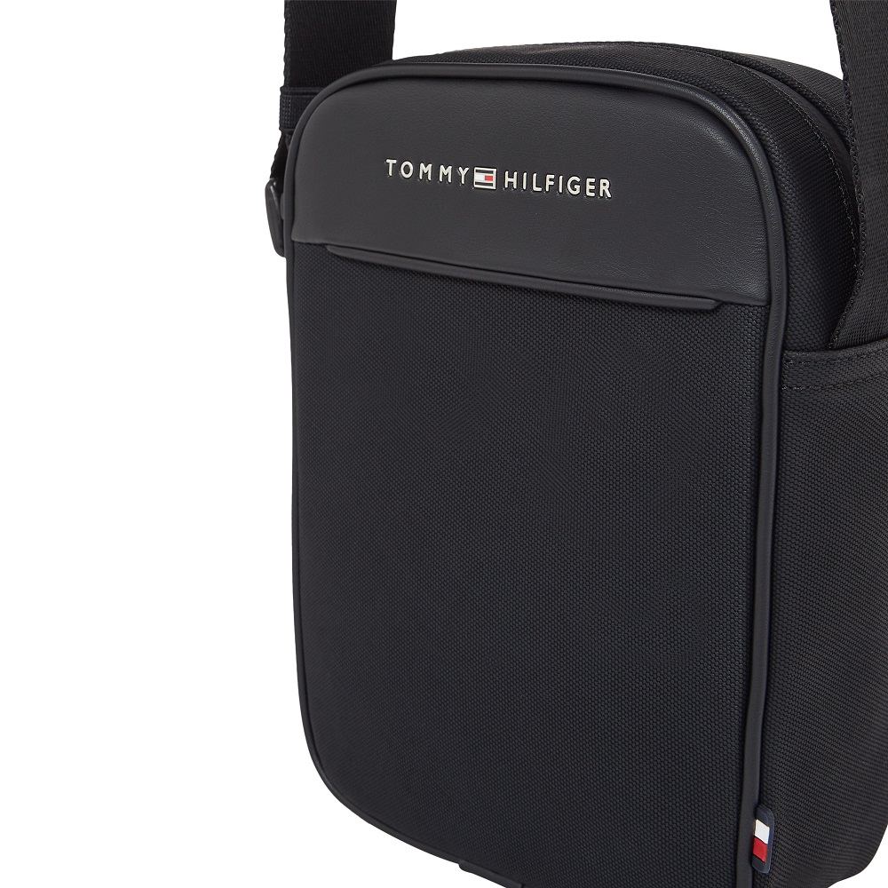 TOMMY HILFIGER</br>Tommy Hilfiger TH Foundation Mini Reporter Bag AM0AM13624-BDS Ανδρική Τσάντα Crossbody Μαύρο TOMMY HILFIGER</br>Tommy Hilfiger TH Foundation Mini Reporter Bag AM0AM13624-BDS Ανδρική Τσάντα Crossbody Μαύρο