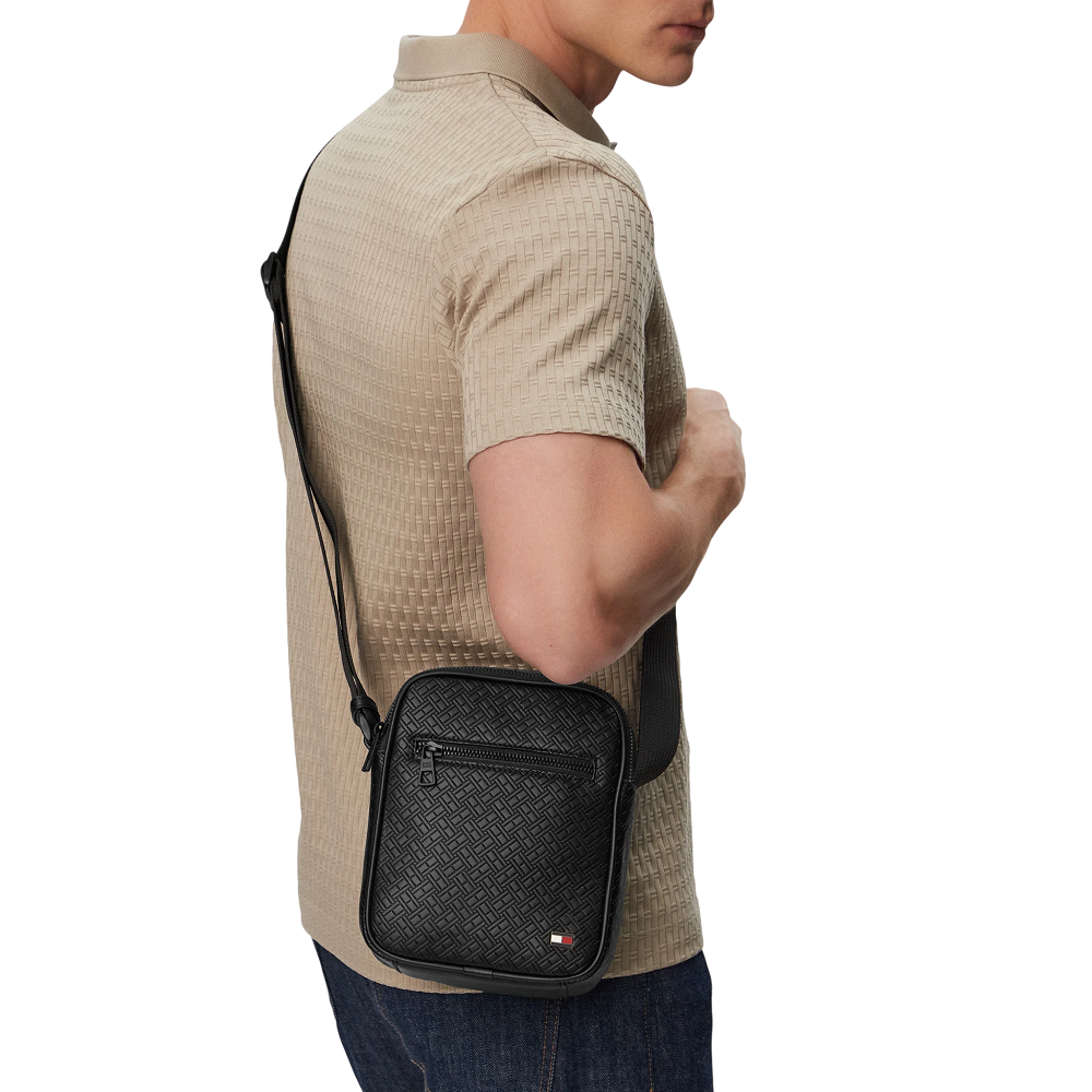 TOMMY HILFIGER</br>Tommy Hilfiger TH Embossed Flag Mini Reporter Bag AM0AM14193-BDS Ανδρική Τσάντα Crossbody Μαύρο
