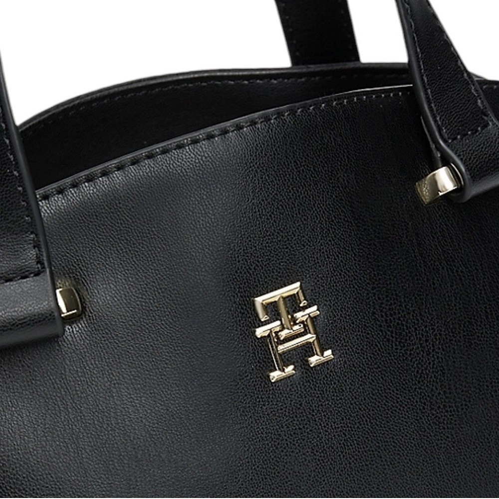 TOMMY HILFIGER</br>Γυναικεία Τσάντα Χειρός Μαύρο AW0AW15968-BDS Tommy Hilfiger