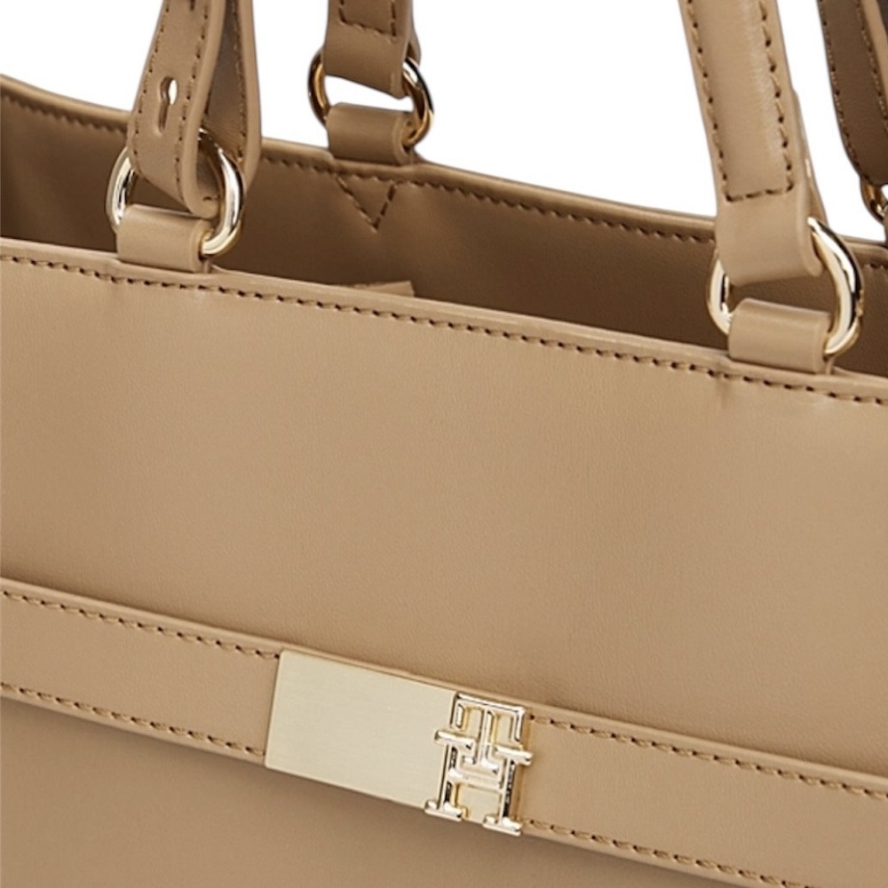 TOMMY HILFIGER</br>Γυναικεία Τσάντα Χειρός Μπεζ Th Heritage Satchel AW0AW17211-RBC Tommy Hilfiger