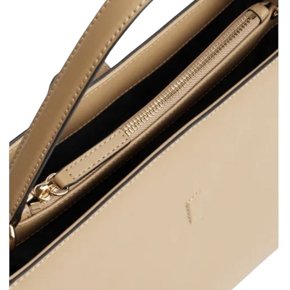 TOMMY HILFIGER</br>Γυναικεία Τσάντα Χειρός Μπεζ Th Libre Med Satchel AW0AW17724-RBC Tommy Hilfiger