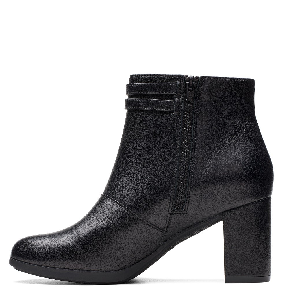 CLARKS</br>Γυναικεία Μποτάκια Μαύρο Δέρμα BAYLA LIGHT Clarks