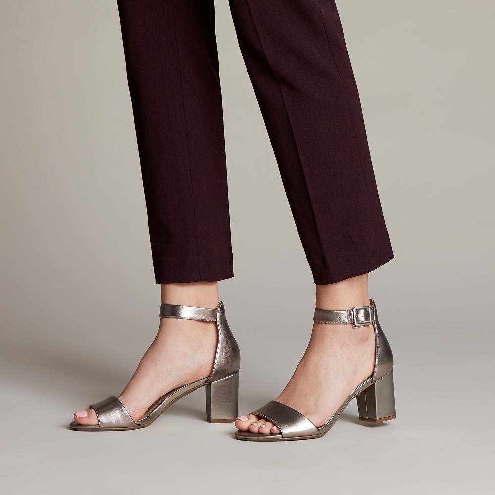 CLARKS</br>Γυναικεία Πέδιλα Ατσάλι Δέρμα DEVA MAE Clarks