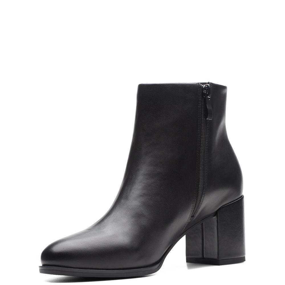 CLARKS</br>Γυναικεία Μποτάκια Μαύρο Δέρμα FREVA55 ZIP Clarks CLARKS</br>Γυναικεία Μποτάκια Μαύρο Δέρμα FREVA55 ZIP Clarks