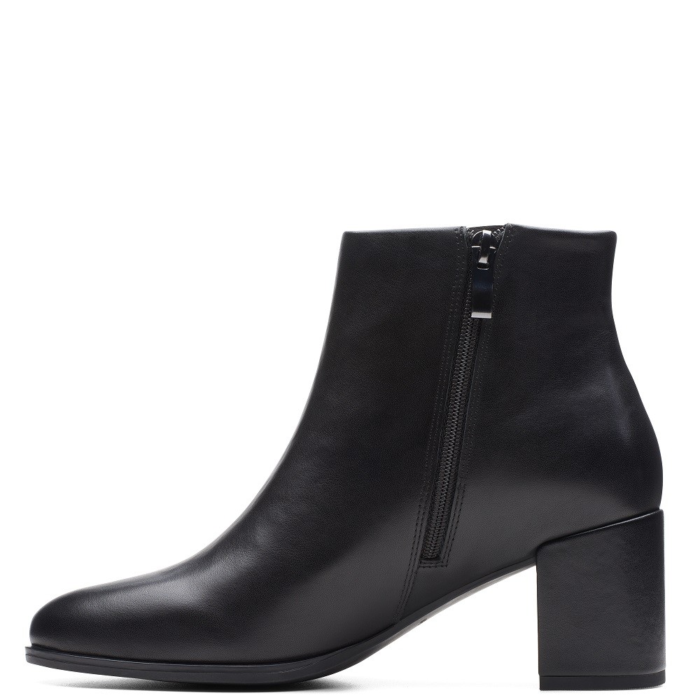 CLARKS</br>Γυναικεία Μποτάκια Μαύρο Δέρμα FREVA55 ZIP Clarks CLARKS</br>Γυναικεία Μποτάκια Μαύρο Δέρμα FREVA55 ZIP Clarks