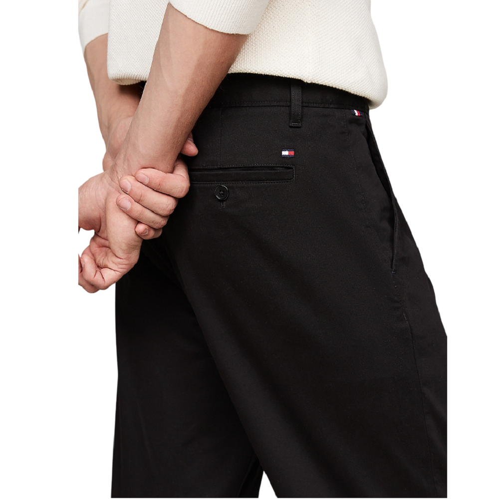 TOMMY HILFIGER</br>Ανδρικό Παντελόνι Μαύρο Harlem Satin Chino Relaxed Tapered MW0MW36708-BDS Tommy Hilfiger TOMMY HILFIGER</br>Ανδρικό Παντελόνι Μαύρο Harlem Satin Chino Relaxed Tapered MW0MW36708-BDS Tommy Hilfiger