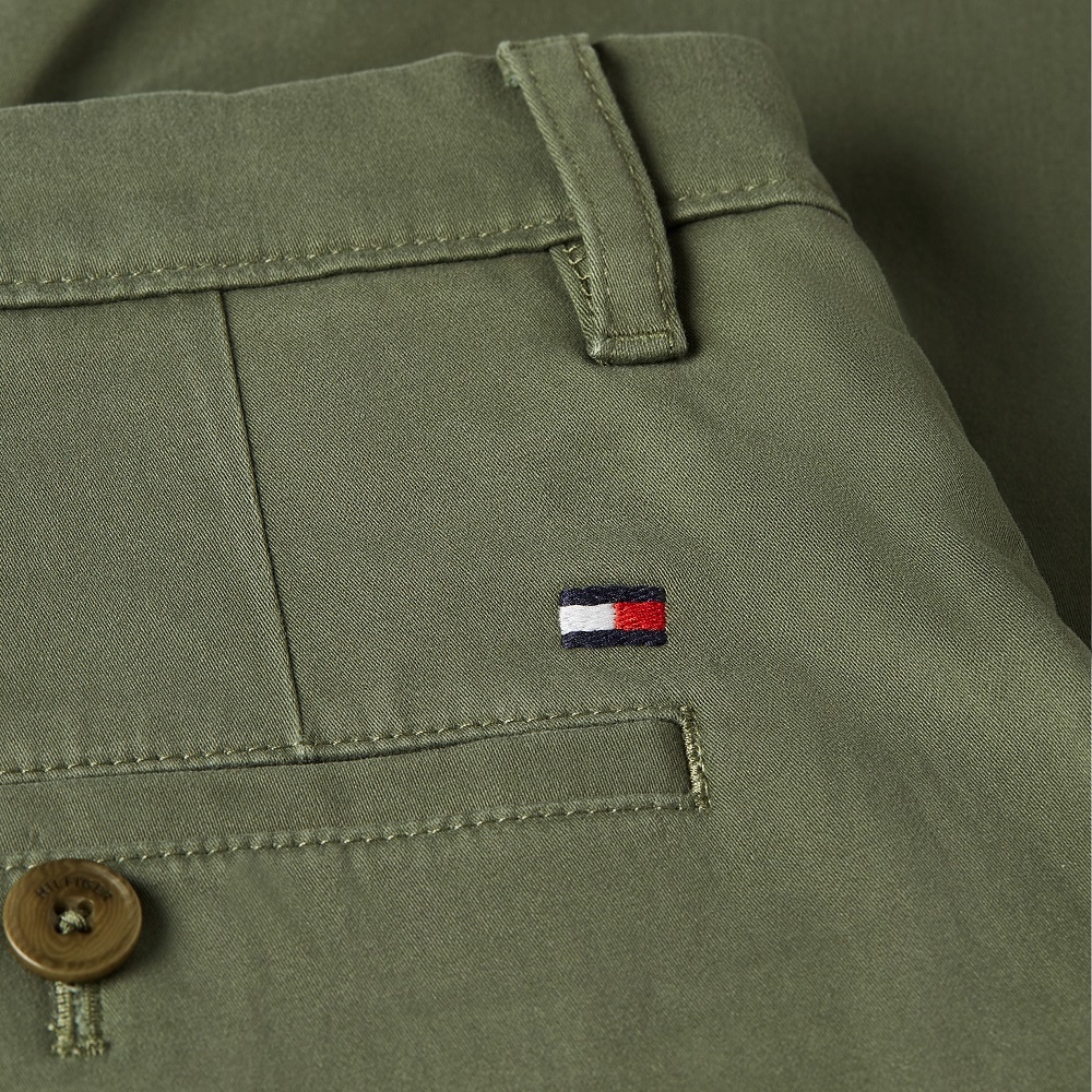 TOMMY HILFIGER</br>Ανδρικό Παντελόνι Χακί Denton Stretch Satin Chino Straight MW0MW37873-PLI Tommy Hilfiger TOMMY HILFIGER</br>Ανδρικό Παντελόνι Χακί Denton Stretch Satin Chino Straight MW0MW37873-PLI Tommy Hilfiger