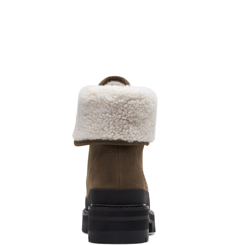 CLARKS</br>Γυναικεία Μποτάκια Λαδί Nubuck ORIANNA TURN Clarks CLARKS</br>Γυναικεία Μποτάκια Λαδί Nubuck ORIANNA TURN Clarks