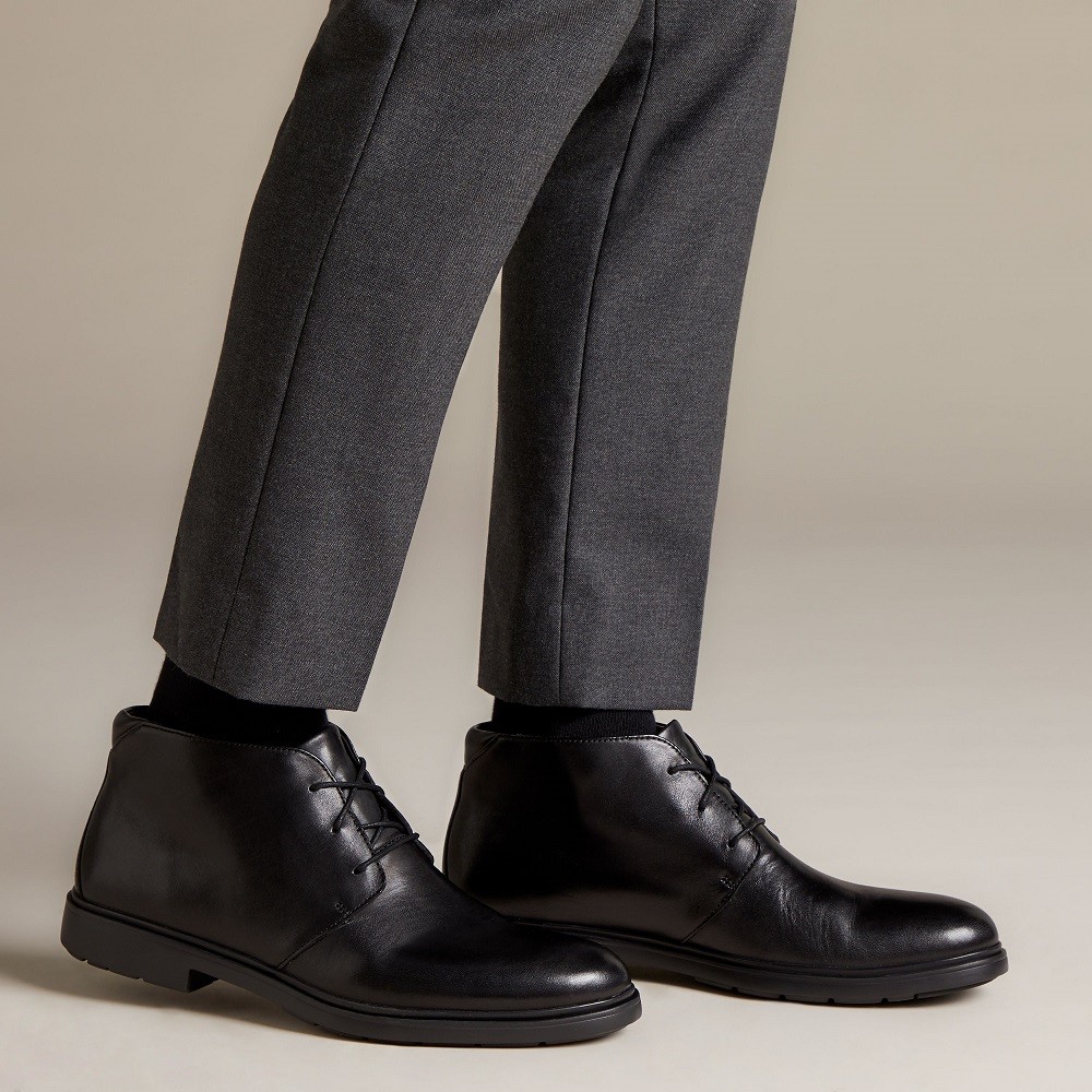 CLARKS</br>Ανδρικά Μποτάκια Μαύρο Δέρμα UN TAILOR MID Clarks